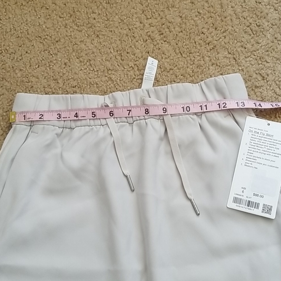 Lululemon on the fly Skirt - Picture 8 of 8